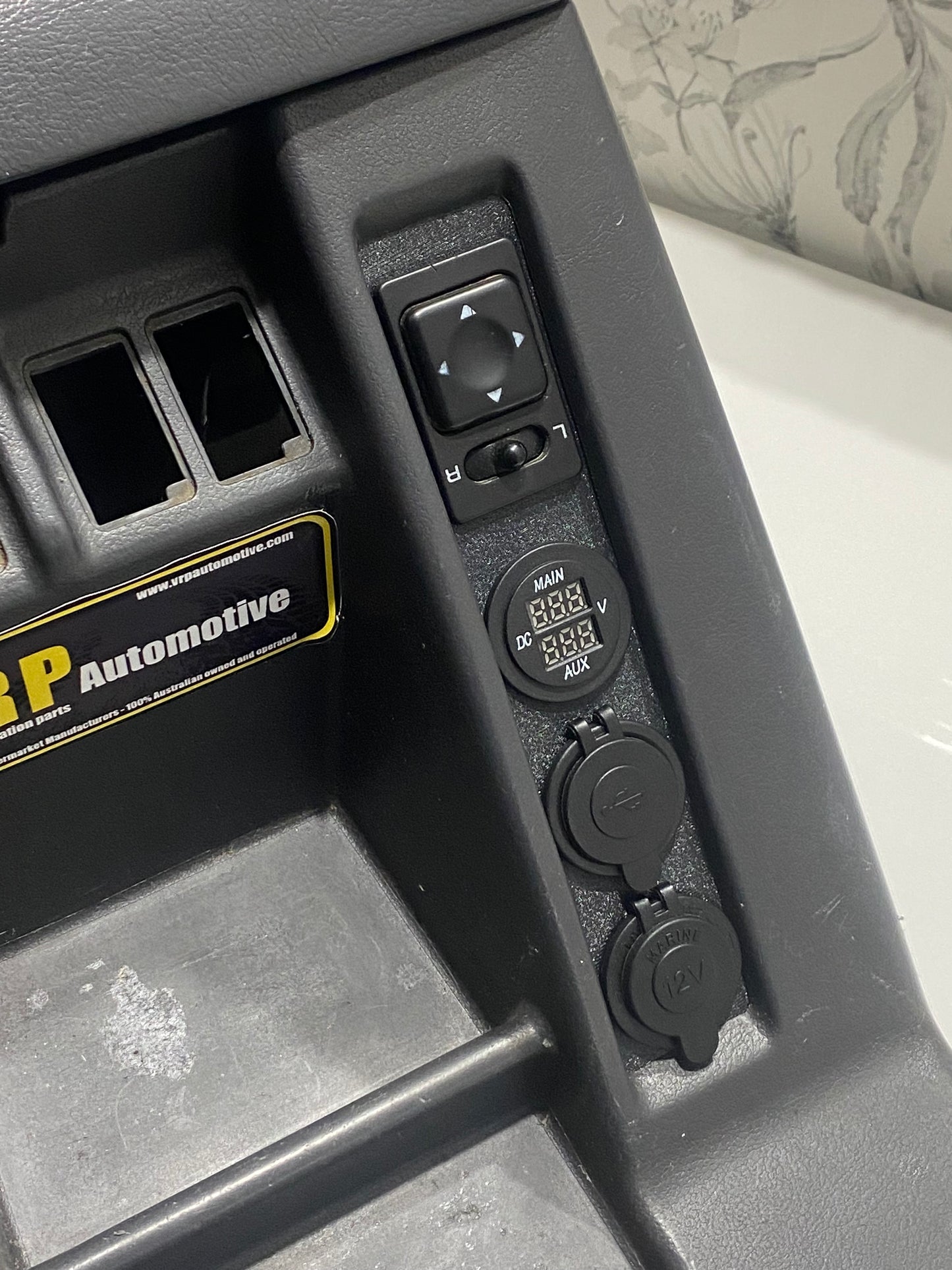 Gq Patrol Centre Console Ti St Replacement Panel ( electric mirror switch ) - Textured finish