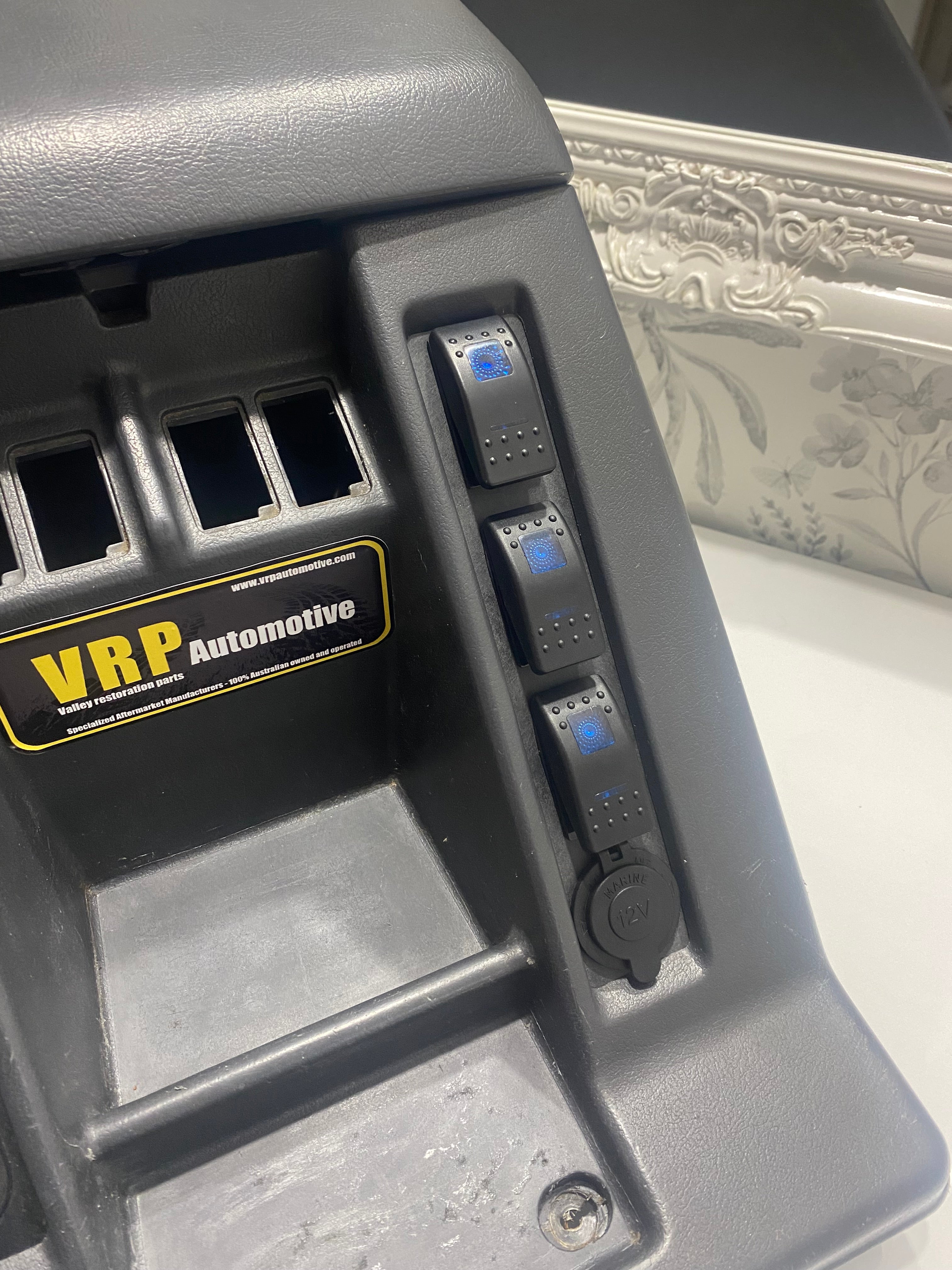 GQ Patrol Console Rocker Switch Panel Inc 3 Switches + Socket 1987–97 ...